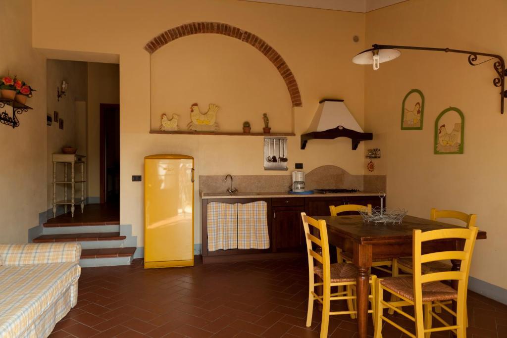 Agriturismo Fattoria Rozzalupi Черрето-Гуїді Номер фото