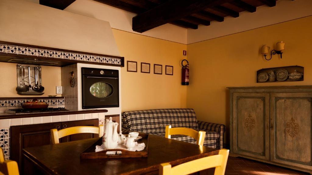 Agriturismo Fattoria Rozzalupi Черрето-Гуїді Номер фото